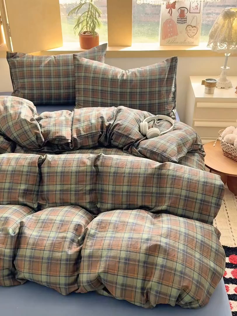 91家纺网 家纺一手货源 找家纺 爱思佳 2026新款全棉双层纱混搭格子系列四件套 慕斯-蓝