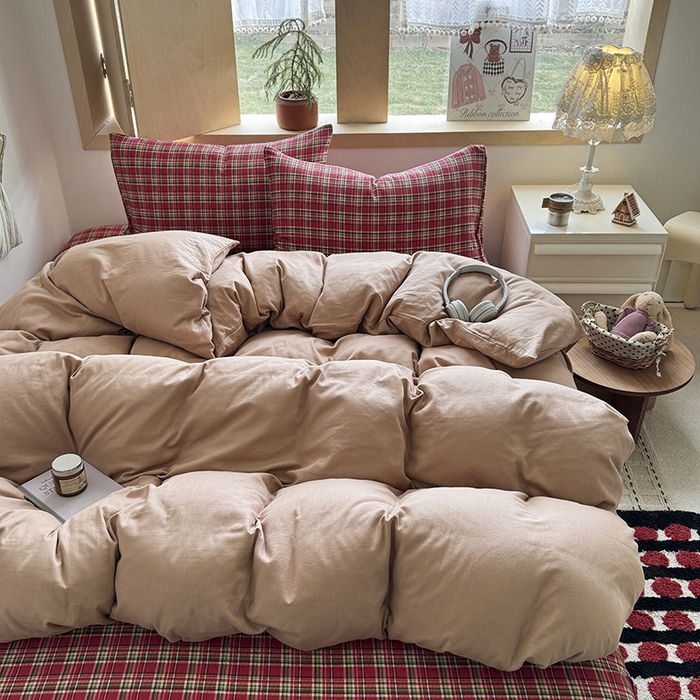 91家纺网 家纺一手货源 找家纺 爱思佳 2026新款全棉双层纱混搭格子系列四件套 肉桂-赫本红