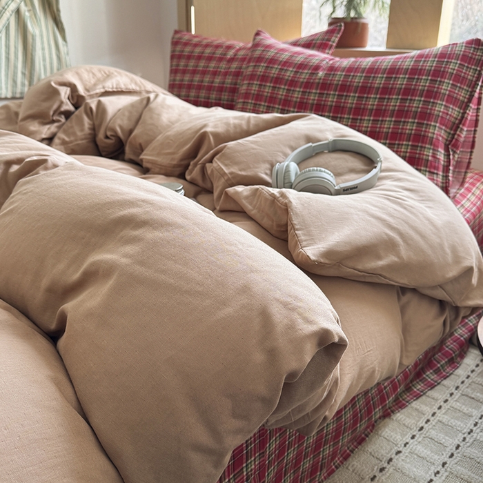 91家纺网 家纺一手货源 找家纺 爱思佳 2026新款全棉双层纱混搭格子系列四件套 肉桂-赫本红