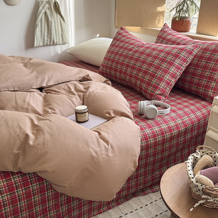 91家纺网 家纺一手货源 找家纺 爱思佳 2026新款全棉双层纱混搭格子系列四件套 肉桂-赫本红
