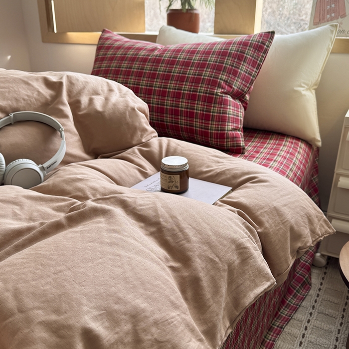 91家纺网 家纺一手货源 找家纺 爱思佳 2026新款全棉双层纱混搭格子系列四件套 肉桂-赫本红