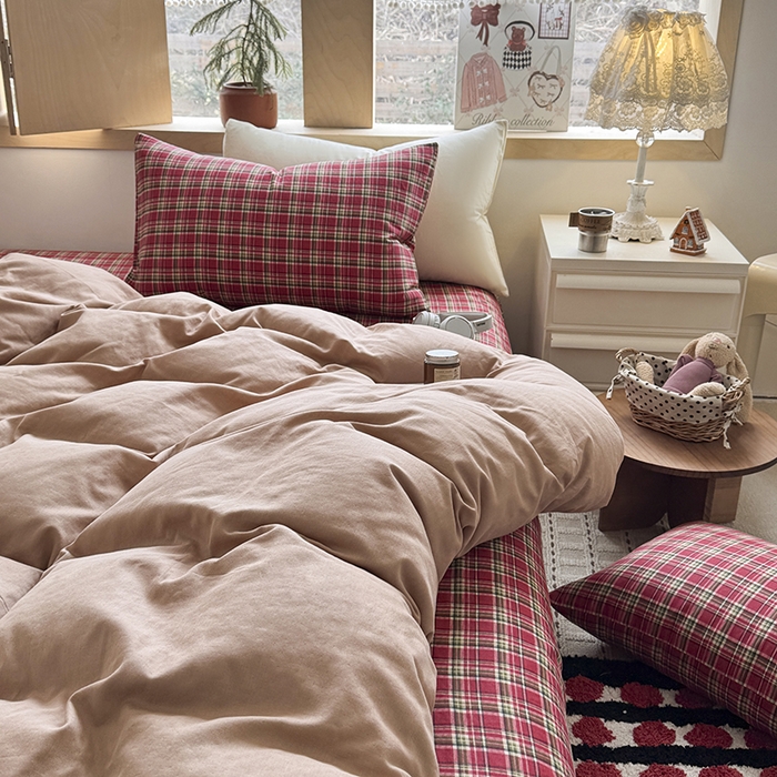91家纺网 家纺一手货源 找家纺 爱思佳 2026新款全棉双层纱混搭格子系列四件套 肉桂-赫本红