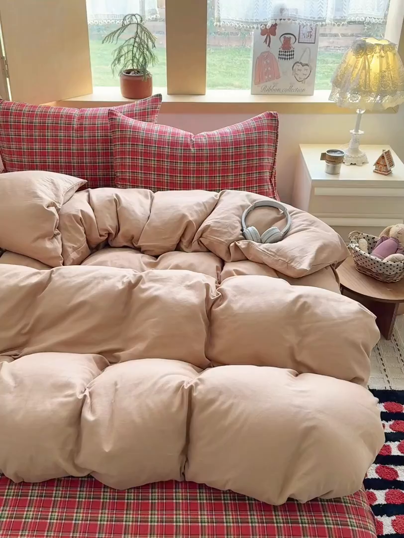 91家纺网 家纺一手货源 找家纺 爱思佳 2026新款全棉双层纱混搭格子系列四件套 肉桂-赫本红