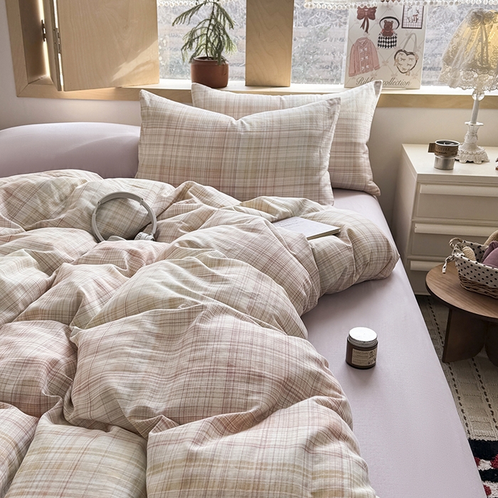 91家纺网 家纺一手货源 找家纺 爱思佳 2026新款全棉双层纱混搭格子系列四件套 逐风-紫