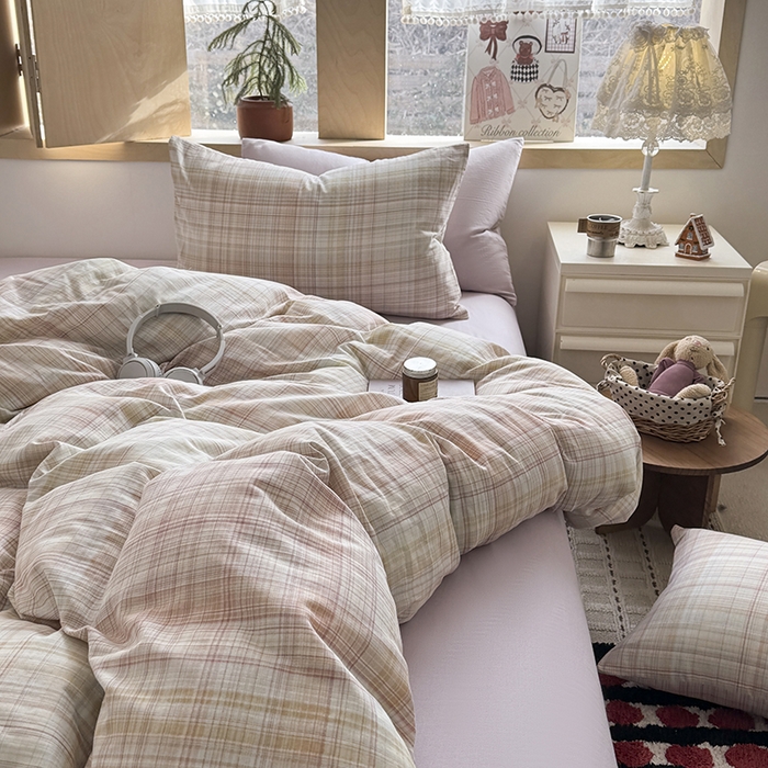 91家纺网 家纺一手货源 找家纺 爱思佳 2026新款全棉双层纱混搭格子系列四件套 逐风-紫