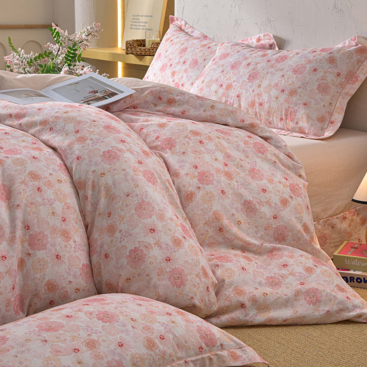 91家纺网 家纺一手货源 找家纺 金昱纺 2026新款全棉纯棉双层纱印花四件套 风谷幽兰-粉