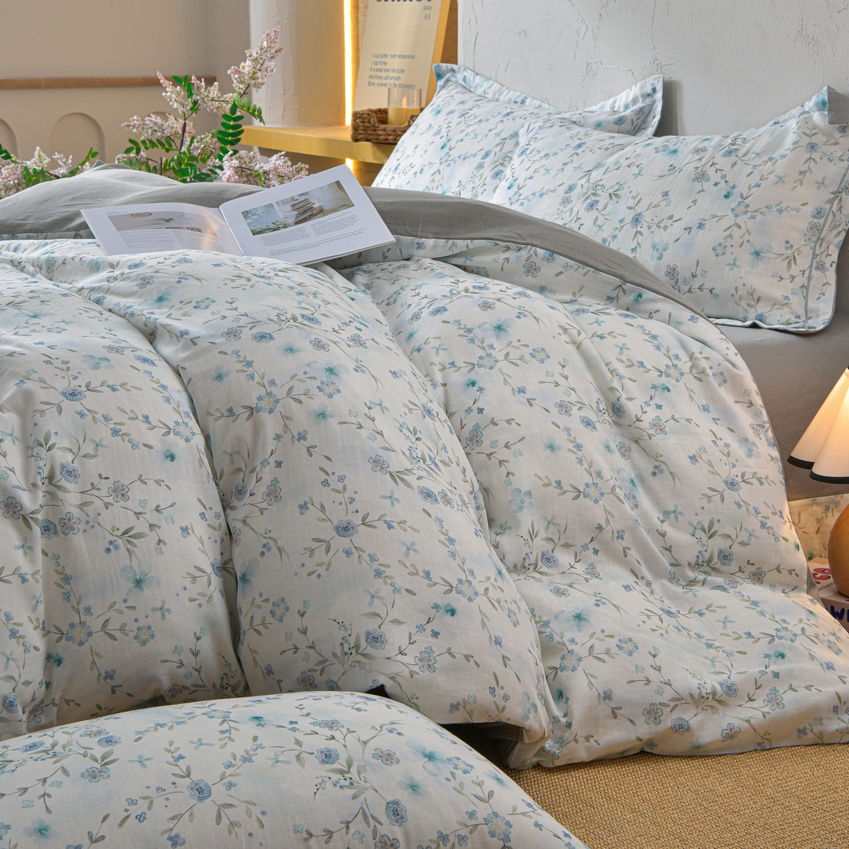 91家纺网 家纺一手货源 找家纺 金昱纺 2026新款全棉纯棉双层纱印花四件套 莲礼枝-兰