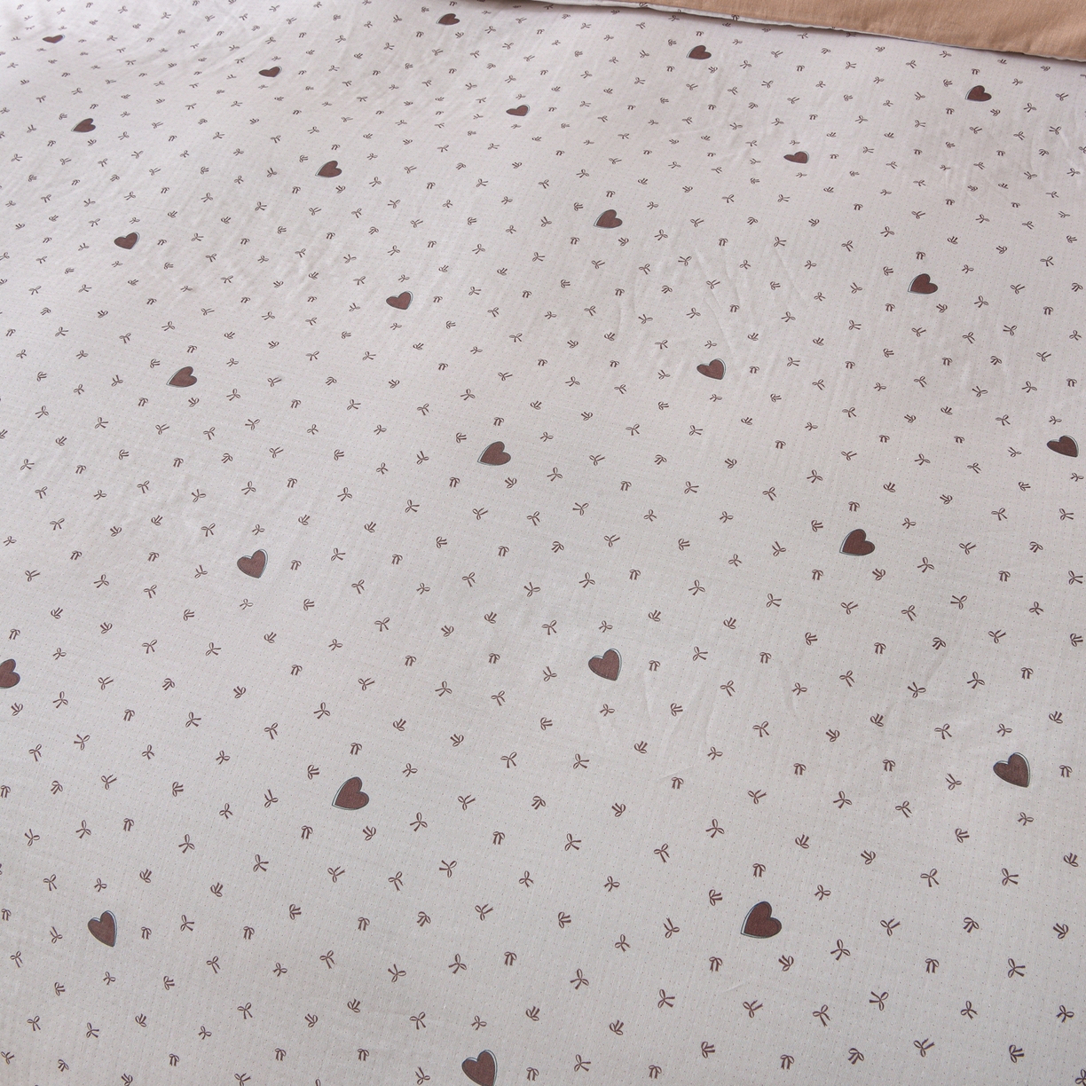 91家纺网 家纺一手货源 找家纺 金昱纺 2026新款全棉纯棉双层纱印花四件套 甜心结-咖