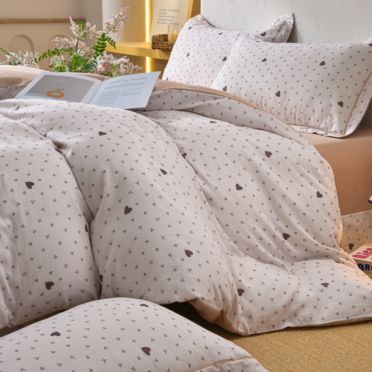 91家纺网 家纺一手货源 找家纺 金昱纺 2026新款全棉纯棉双层纱印花四件套 甜心结-咖