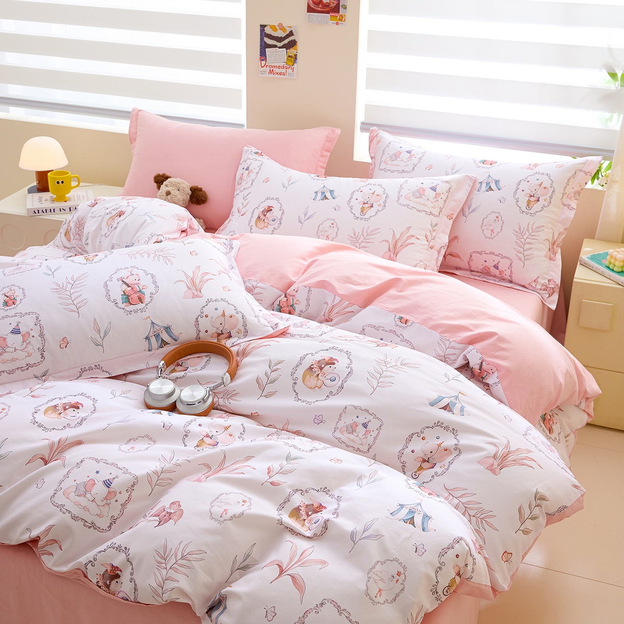 91家纺网 家纺一手货源 找家纺 元元家居（元元被业） 2026新款全棉13372套件及单品【印花款】-三件套 乐园粉