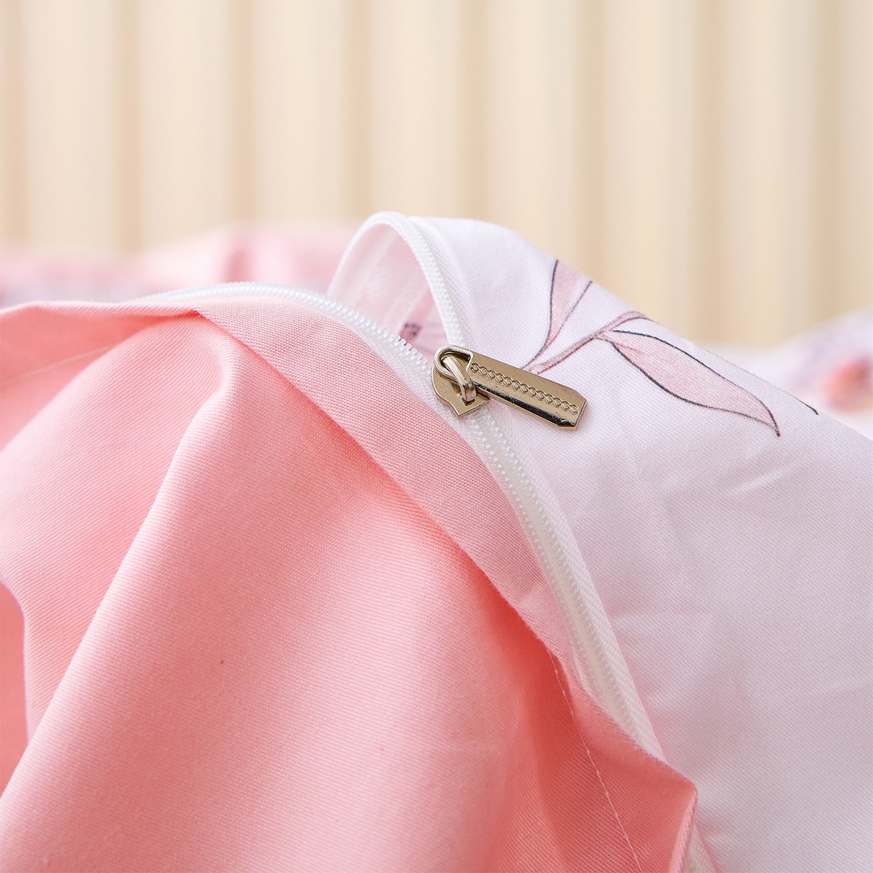 91家纺网 家纺一手货源 找家纺 元元家居（元元被业） 2026新款全棉13372套件及单品【印花款】-单被套 乐园粉