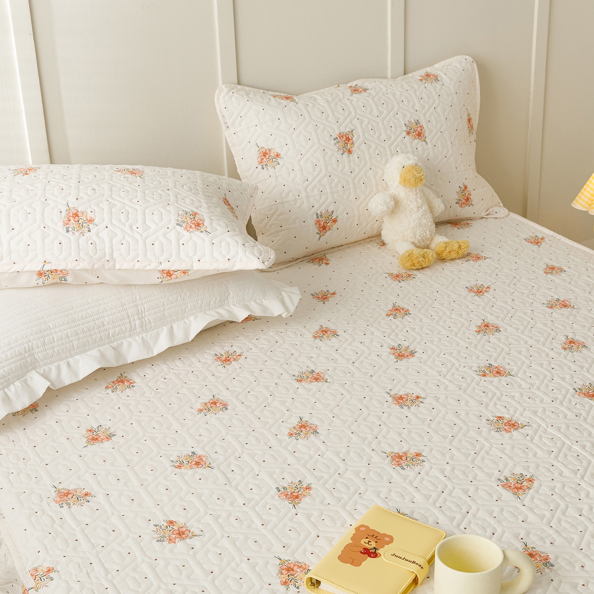 91家纺网 家纺一手货源 找家纺 忘忧草 2026新款清新简约全棉印花夹棉床笠 花簇-米