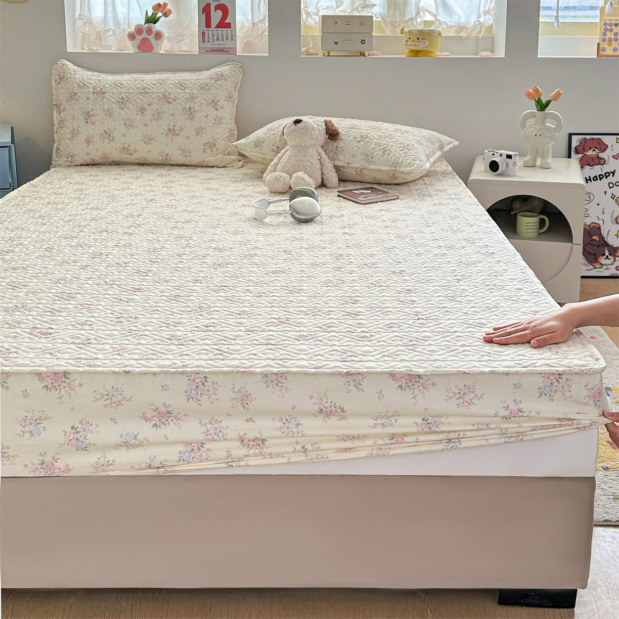 91家纺网 家纺一手货源 找家纺 忘忧草 2026新款清新简约全棉印花夹棉床笠 欧风花影