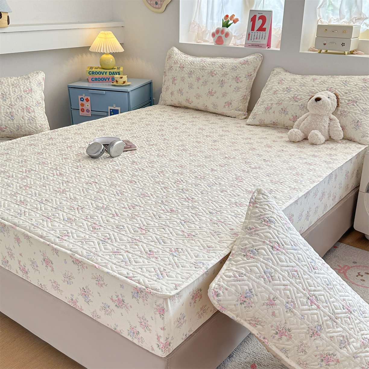 91家纺网 家纺一手货源 找家纺 忘忧草 2026新款清新简约全棉印花夹棉床笠 欧风花影