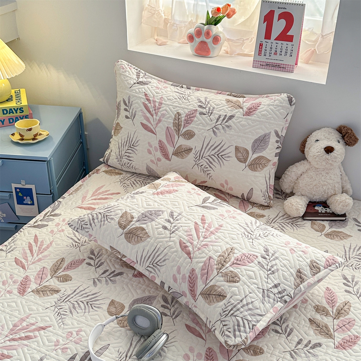 91家纺网 家纺一手货源 找家纺 忘忧草 2026新款清新简约全棉印花夹棉床笠 叶语轻喃