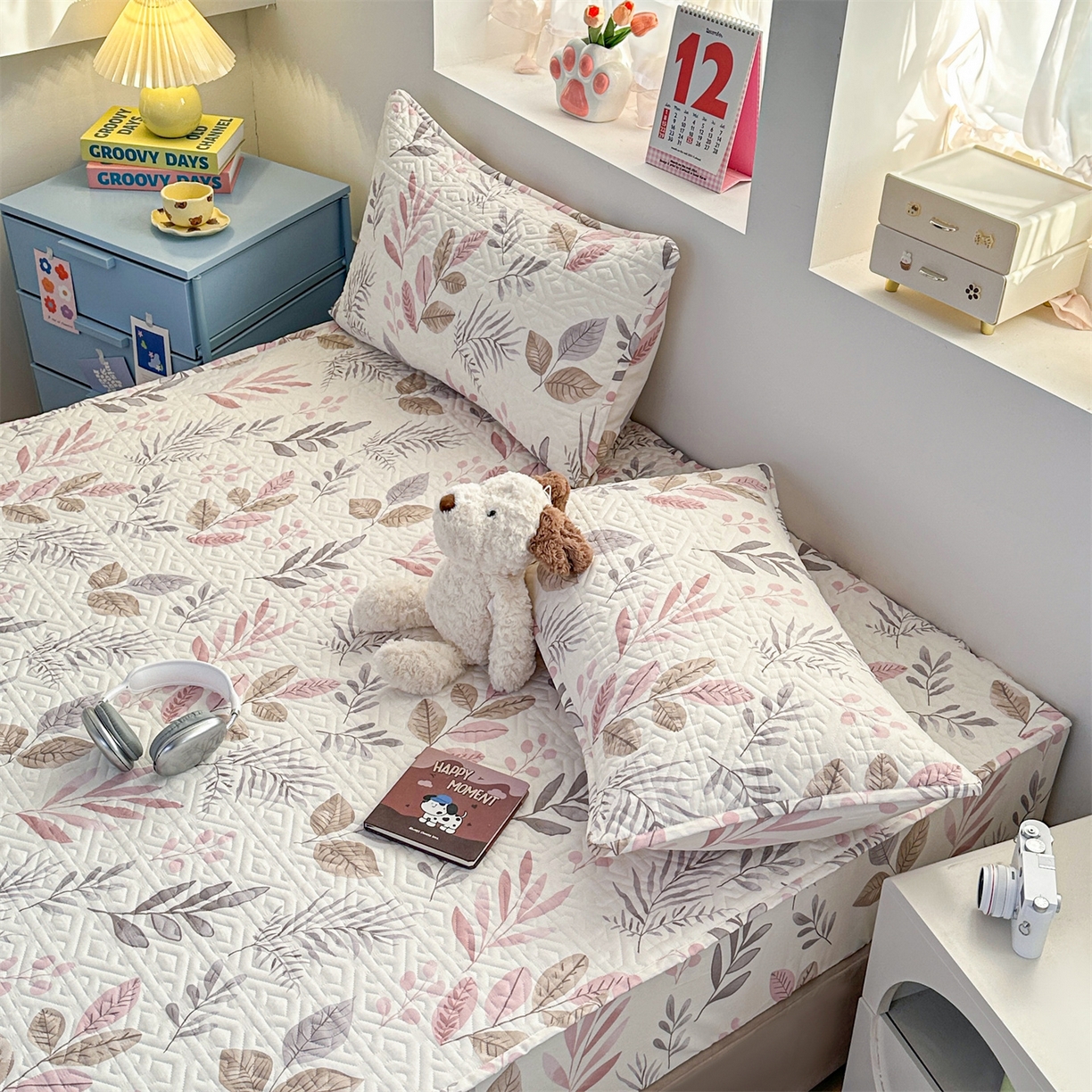 91家纺网 家纺一手货源 找家纺 忘忧草 2026新款清新简约全棉印花夹棉床笠 叶语轻喃