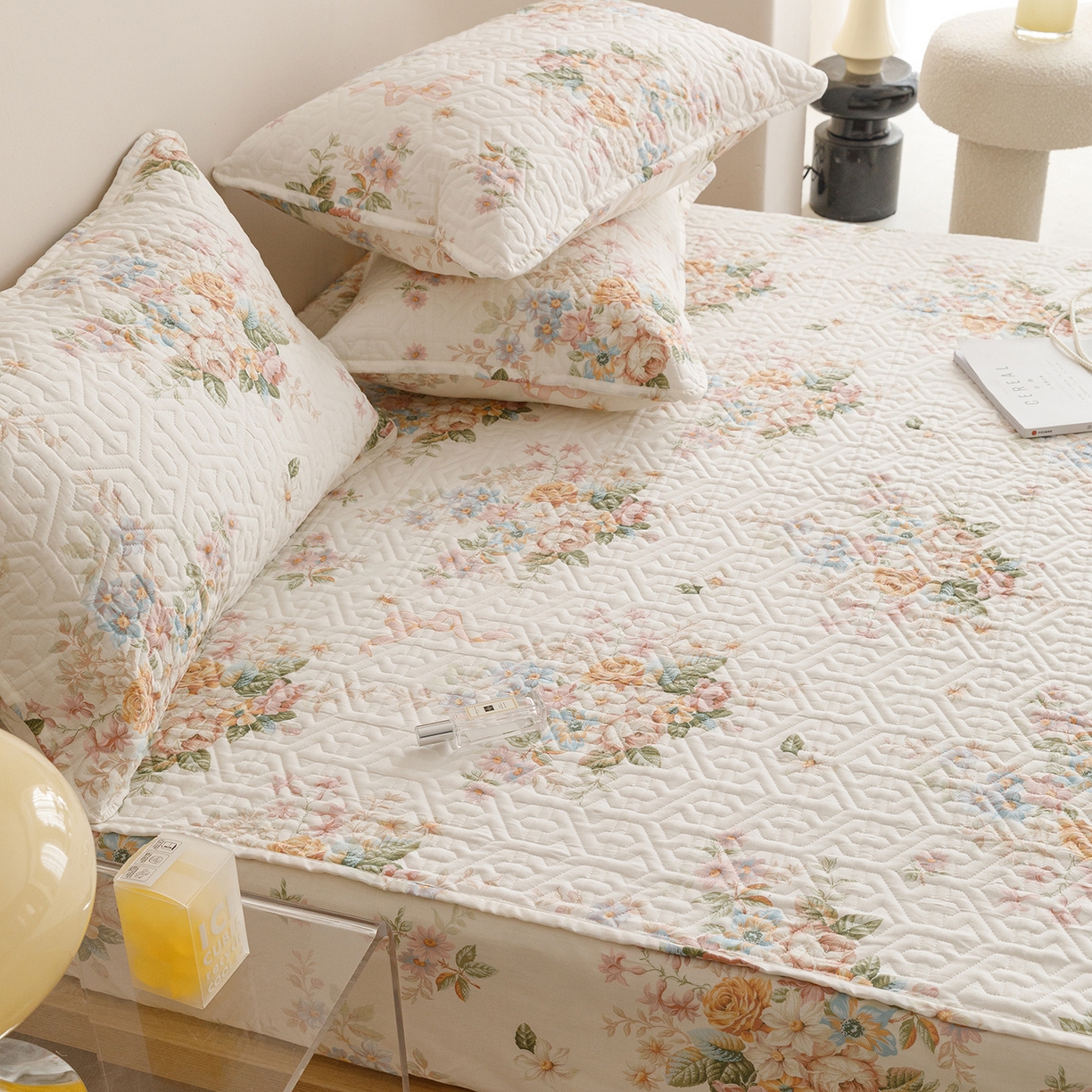 91家纺网 家纺一手货源 找家纺 忘忧草 2026新款清新简约全棉印花夹棉床笠 花期如梦