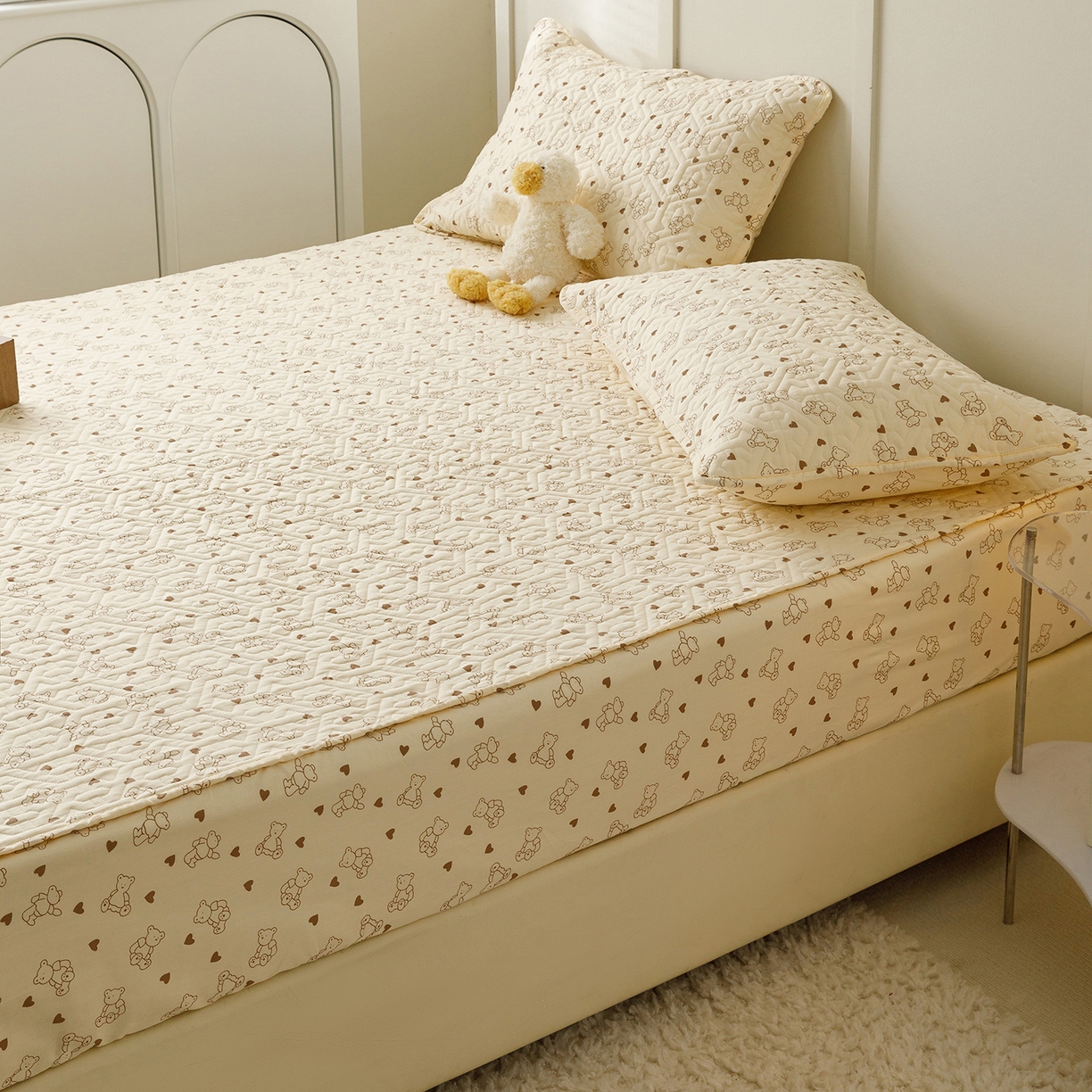 91家纺网 家纺一手货源 找家纺 忘忧草 2026新款清新简约全棉印花夹棉床笠 贝贝熊