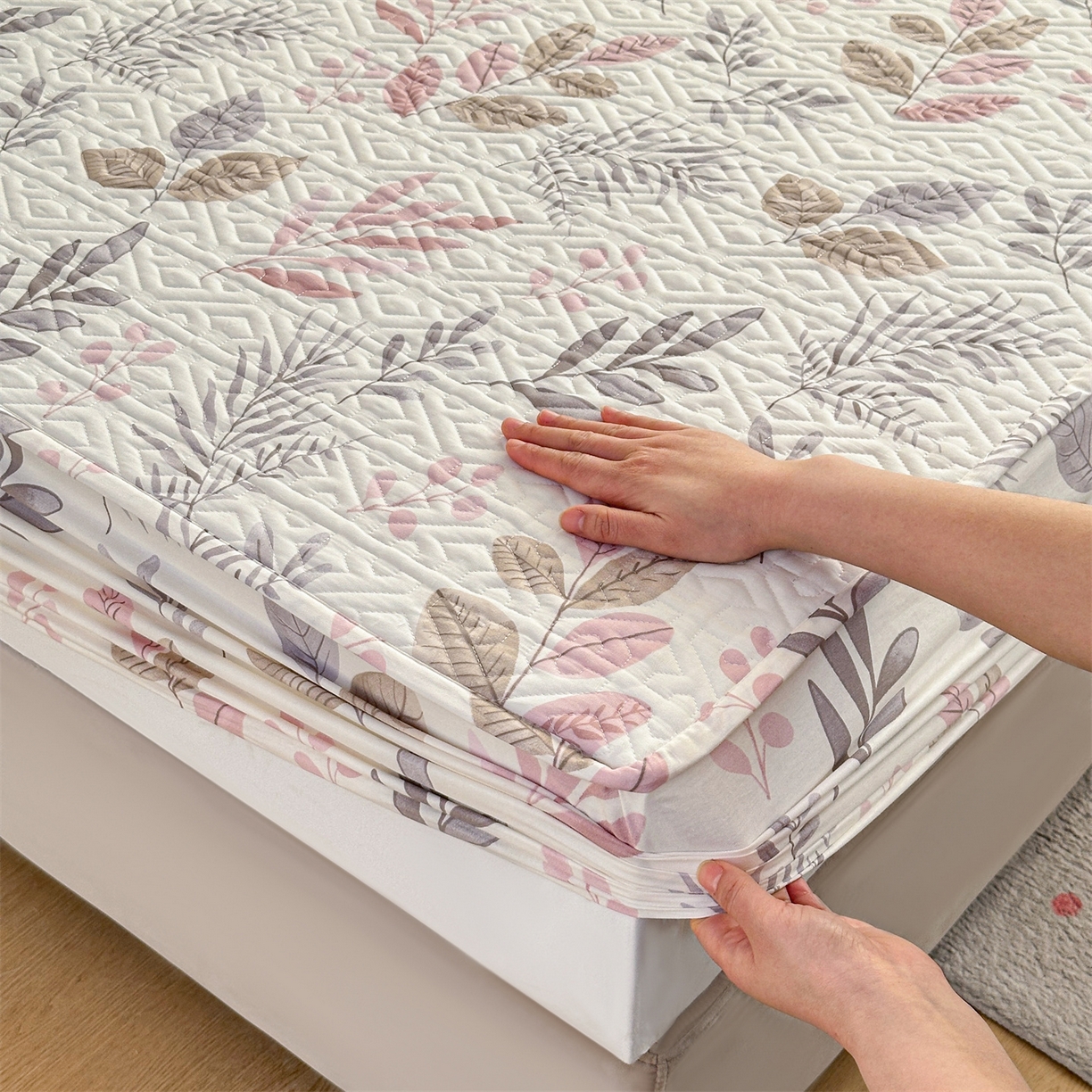 91家纺网 家纺一手货源 找家纺 忘忧草 2026新款清新简约全棉印花夹棉床笠 叶语轻喃