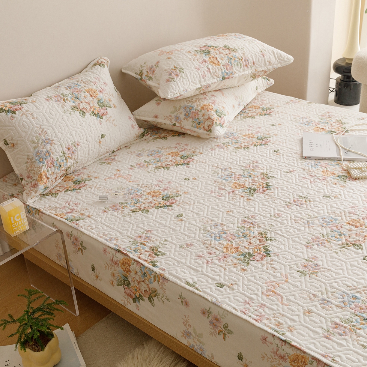 91家纺网 家纺一手货源 找家纺 忘忧草 2026新款清新简约全棉印花夹棉床笠 花期如梦