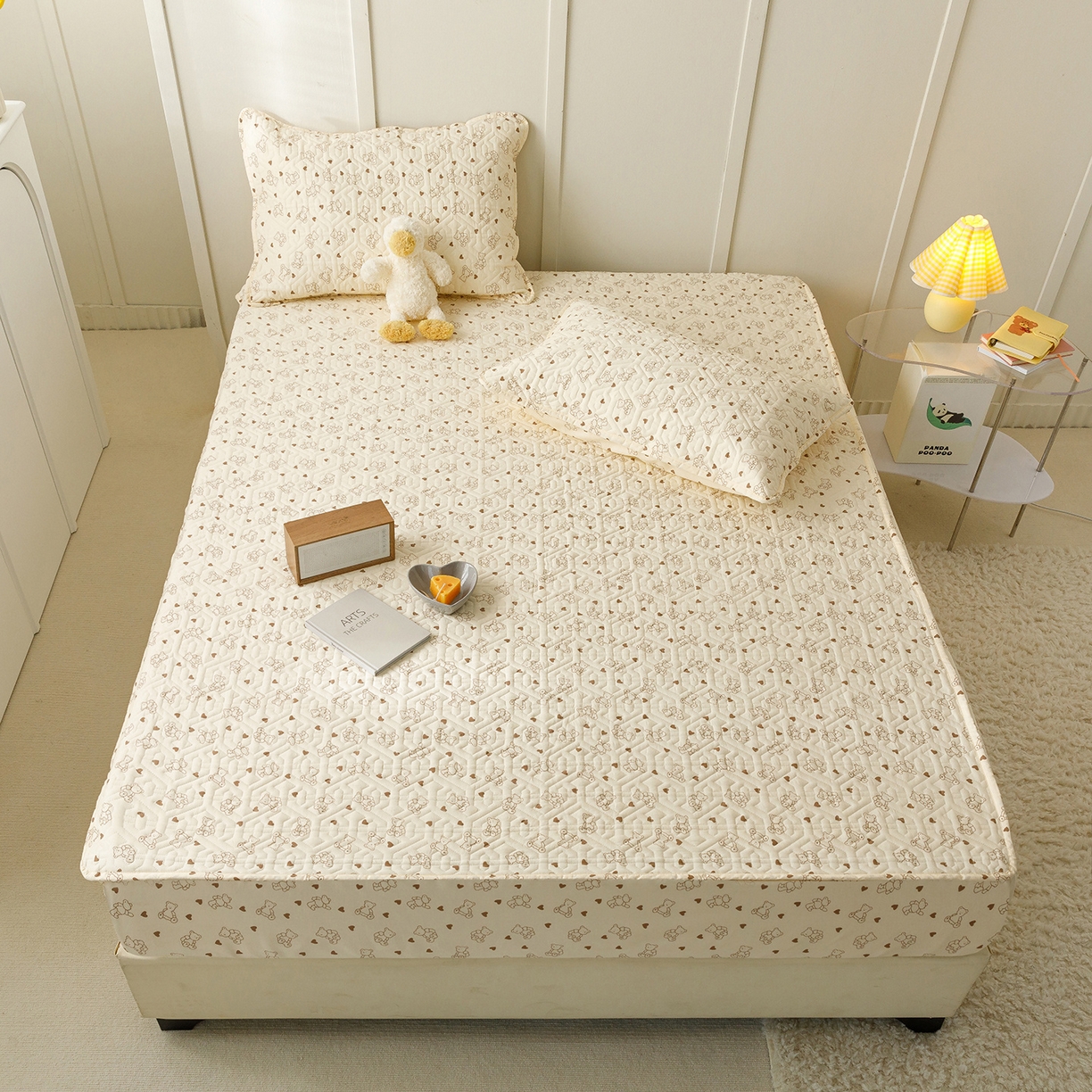 91家纺网 家纺一手货源 找家纺 忘忧草 2026新款清新简约全棉印花夹棉床笠 贝贝熊