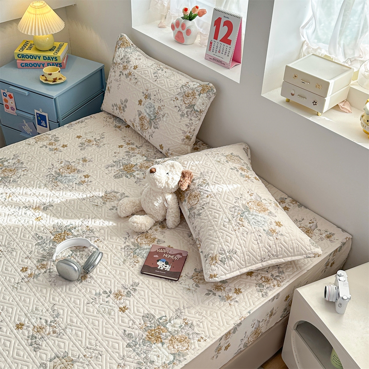 91家纺网 家纺一手货源 找家纺 忘忧草 2026新款清新简约全棉印花夹棉床笠 花影呢喃-咖