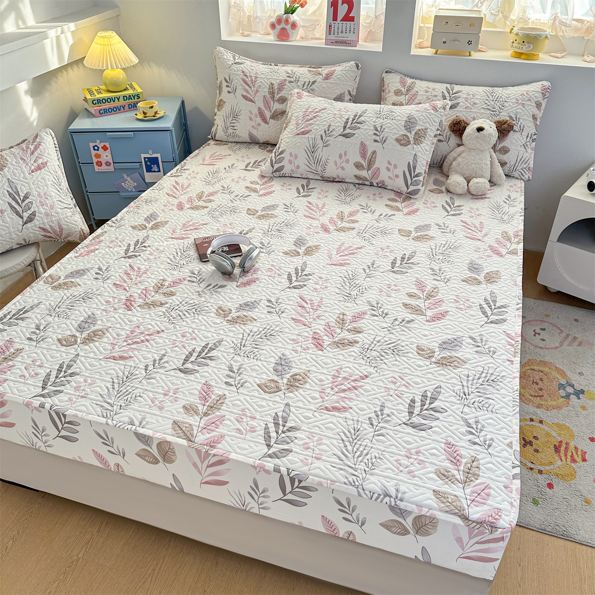 91家纺网 家纺一手货源 找家纺 忘忧草 2026新款清新简约全棉印花夹棉床笠 叶语轻喃