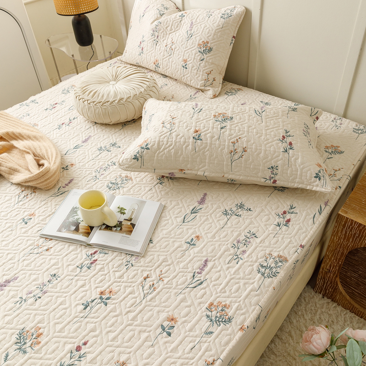 91家纺网 家纺一手货源 找家纺 忘忧草 2026新款清新简约全棉印花夹棉床笠 四季予你