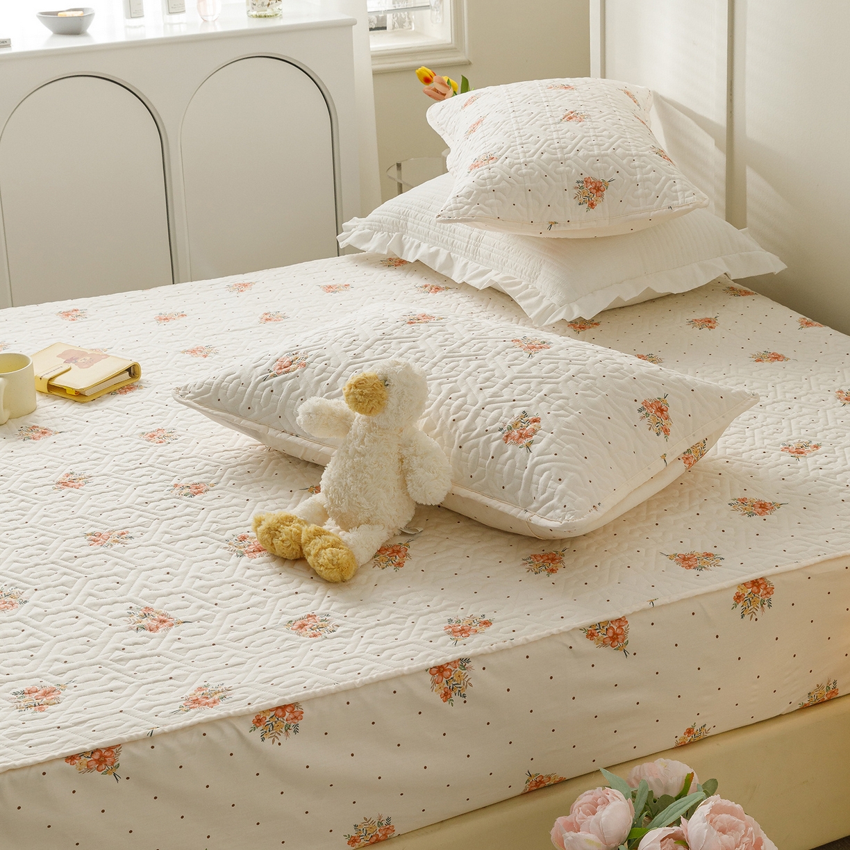 91家纺网 家纺一手货源 找家纺 忘忧草 2026新款清新简约全棉印花夹棉床笠 花簇-米