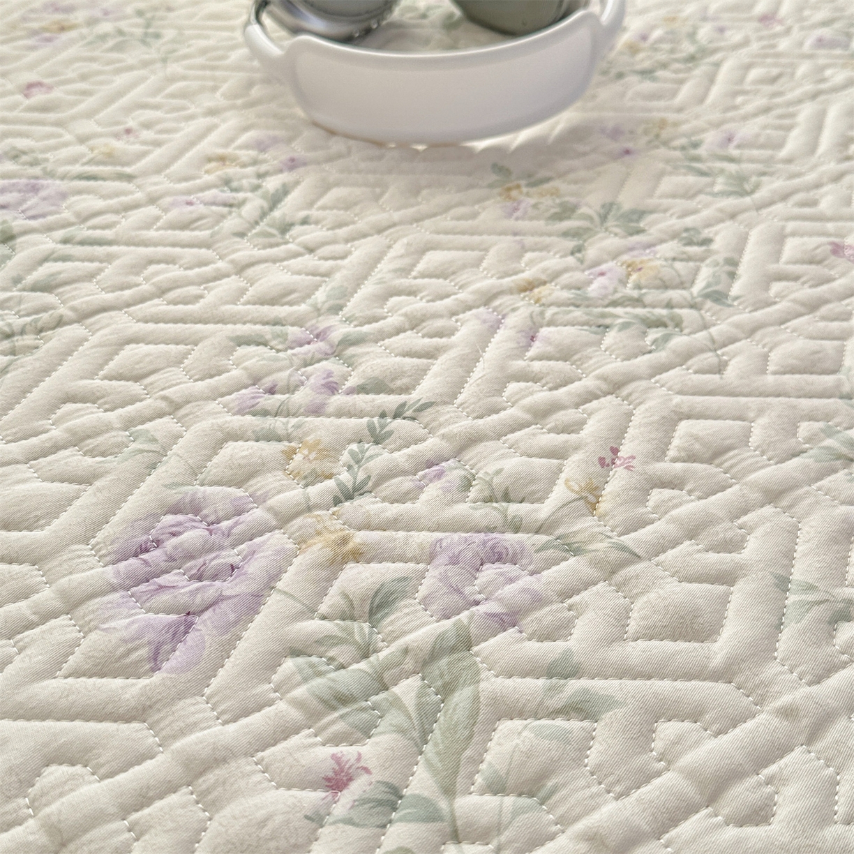 91家纺网 家纺一手货源 找家纺 忘忧草 2026新款清新简约全棉印花夹棉床笠 芜晴花-紫