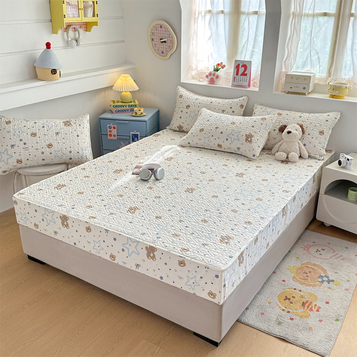 91家纺网 家纺一手货源 找家纺 忘忧草 2026新款清新简约全棉印花夹棉床笠 小熊天文馆