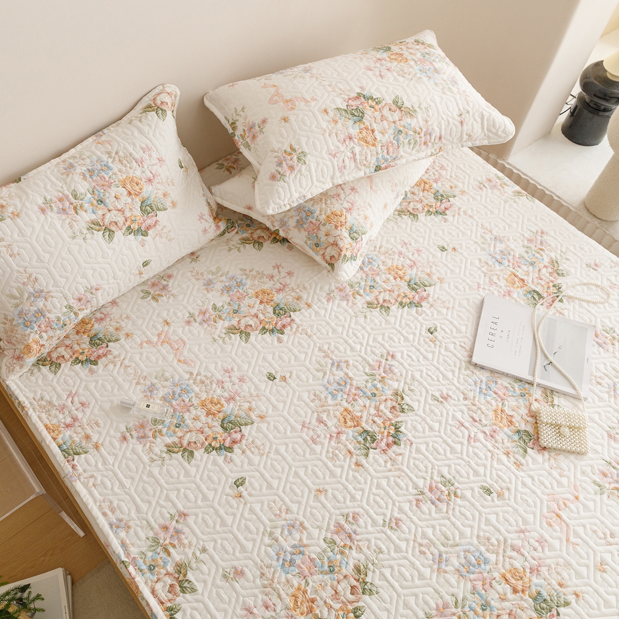 91家纺网 家纺一手货源 找家纺 忘忧草 2026新款清新简约全棉印花夹棉床笠 花期如梦