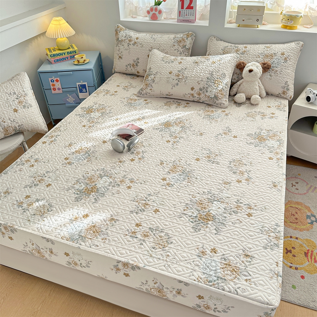 91家纺网 家纺一手货源 找家纺 忘忧草 2026新款清新简约全棉印花夹棉床笠 花影呢喃-咖