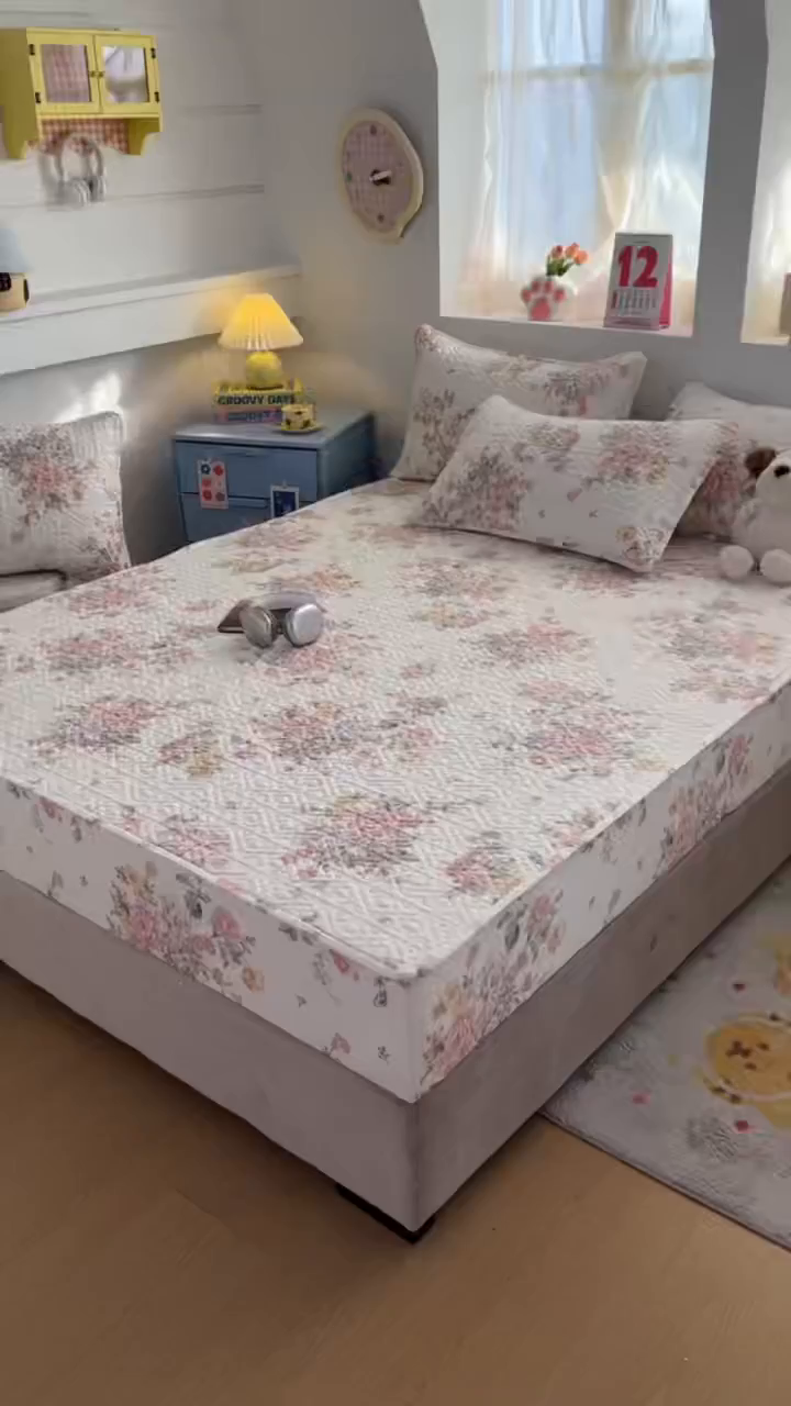 91家纺网 家纺一手货源 找家纺 忘忧草 2026新款清新简约全棉印花夹棉床笠 南法庄园