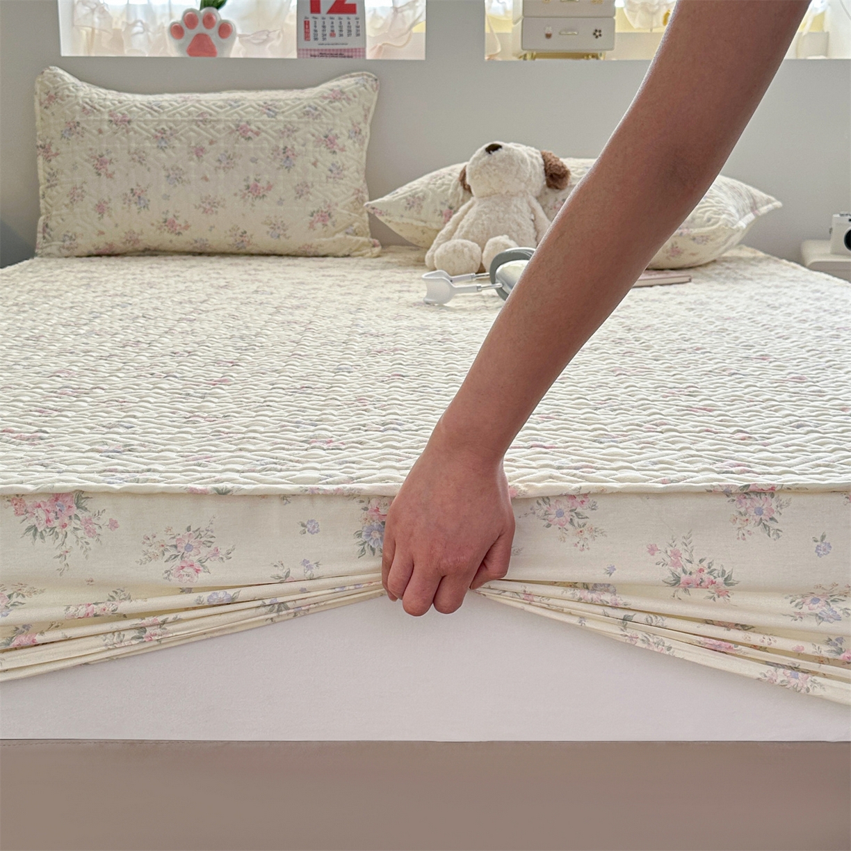 91家纺网 家纺一手货源 找家纺 忘忧草 2026新款清新简约全棉印花夹棉床笠 欧风花影