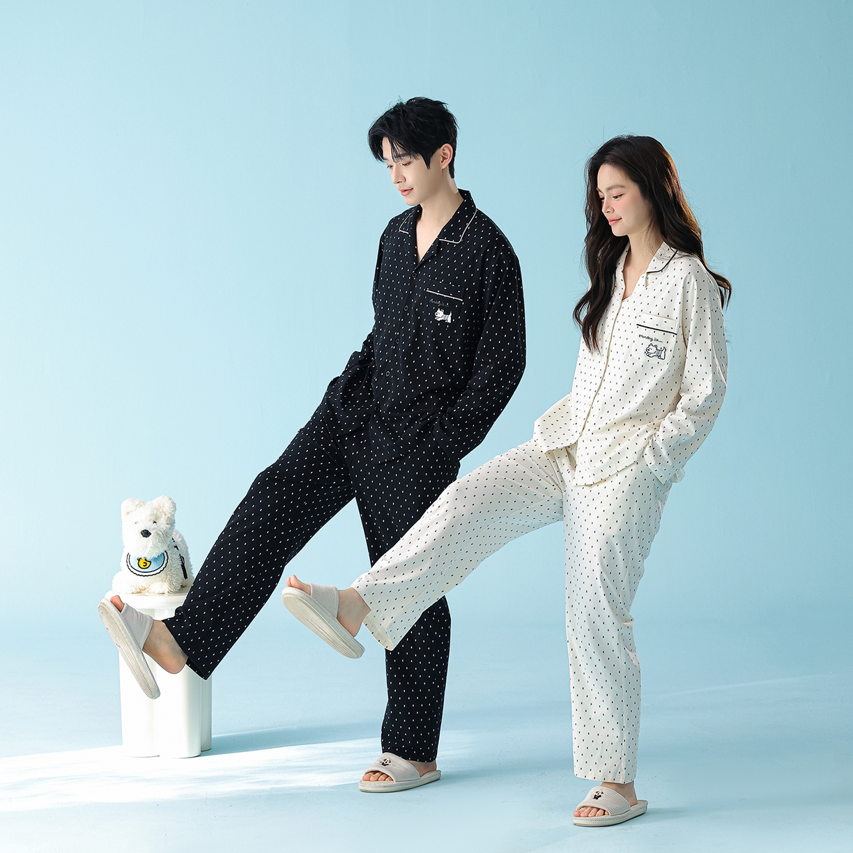 91家纺网 家纺一手货源 找家纺 （总）妍景家居生活馆 2026新款新疆棉情侣款翻领黑白波点套装