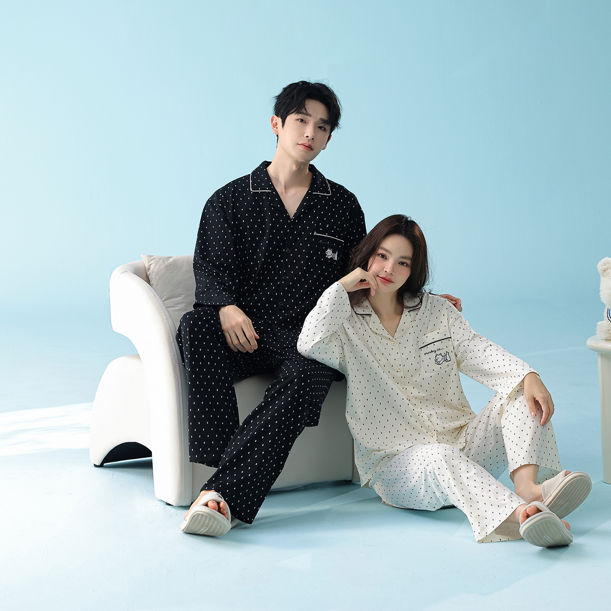 91家纺网 家纺一手货源 找家纺 （总）妍景家居生活馆 2026新款新疆棉情侣款翻领黑白波点套装