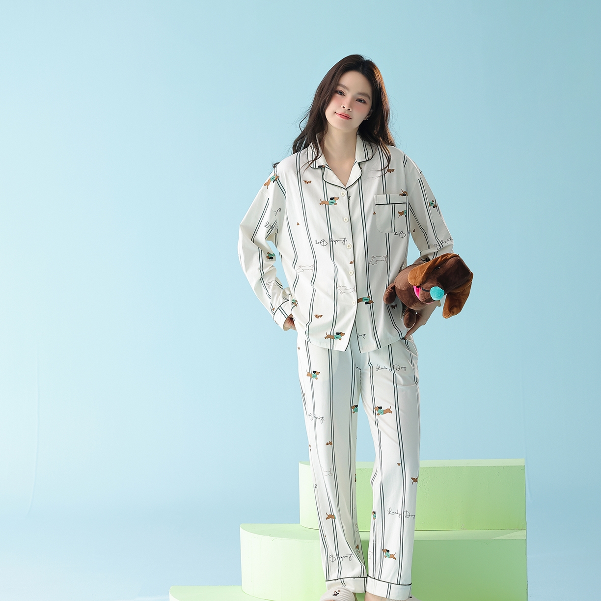 91家纺网 家纺一手货源 找家纺 （总）妍景家居生活馆 2026新款新疆棉情侣款翻领竖条腊肠狗狗