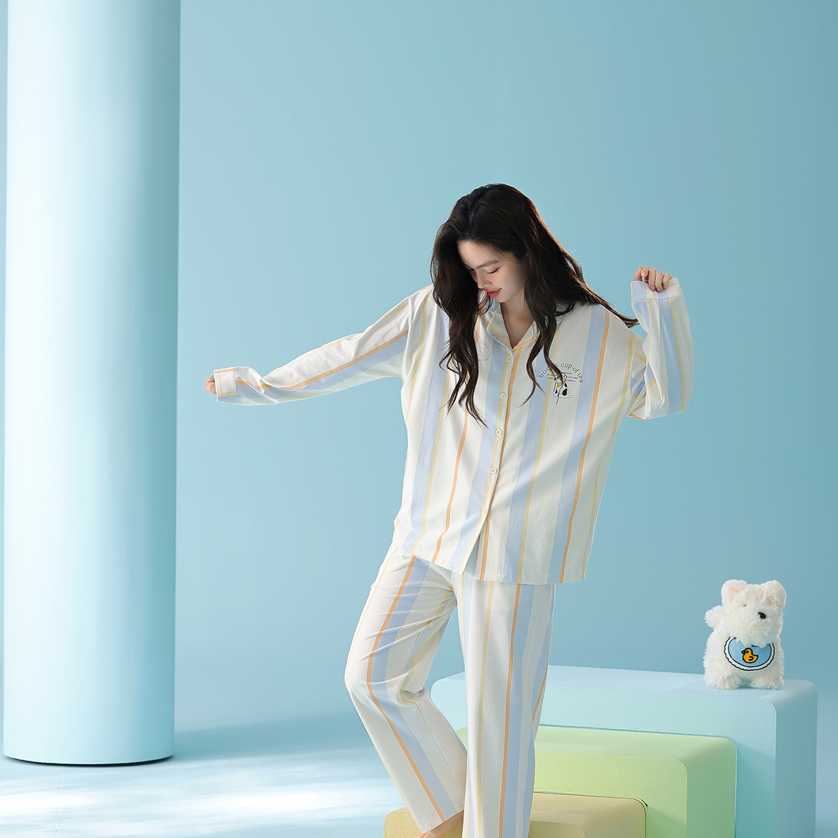 91家纺网 家纺一手货源 找家纺 （总）妍景家居生活馆 2026新款新疆棉情侣款翻领撞色条纹小狗