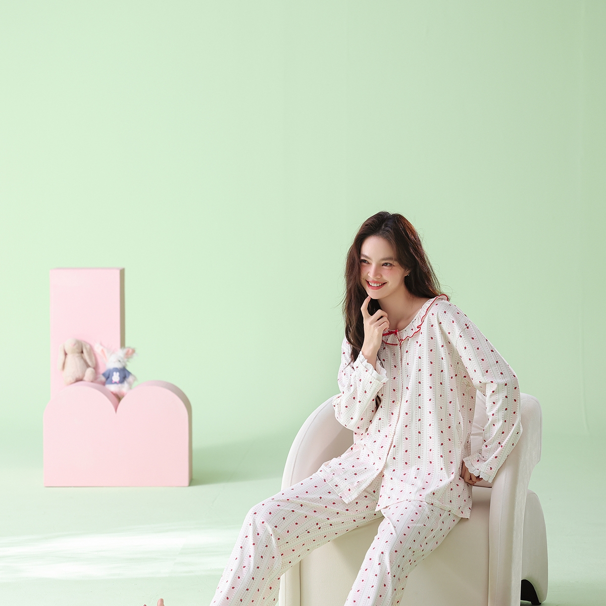 91家纺网 家纺一手货源 找家纺 （总）妍景家居生活馆 2026新款新疆棉圆领蝴蝶结草莓款