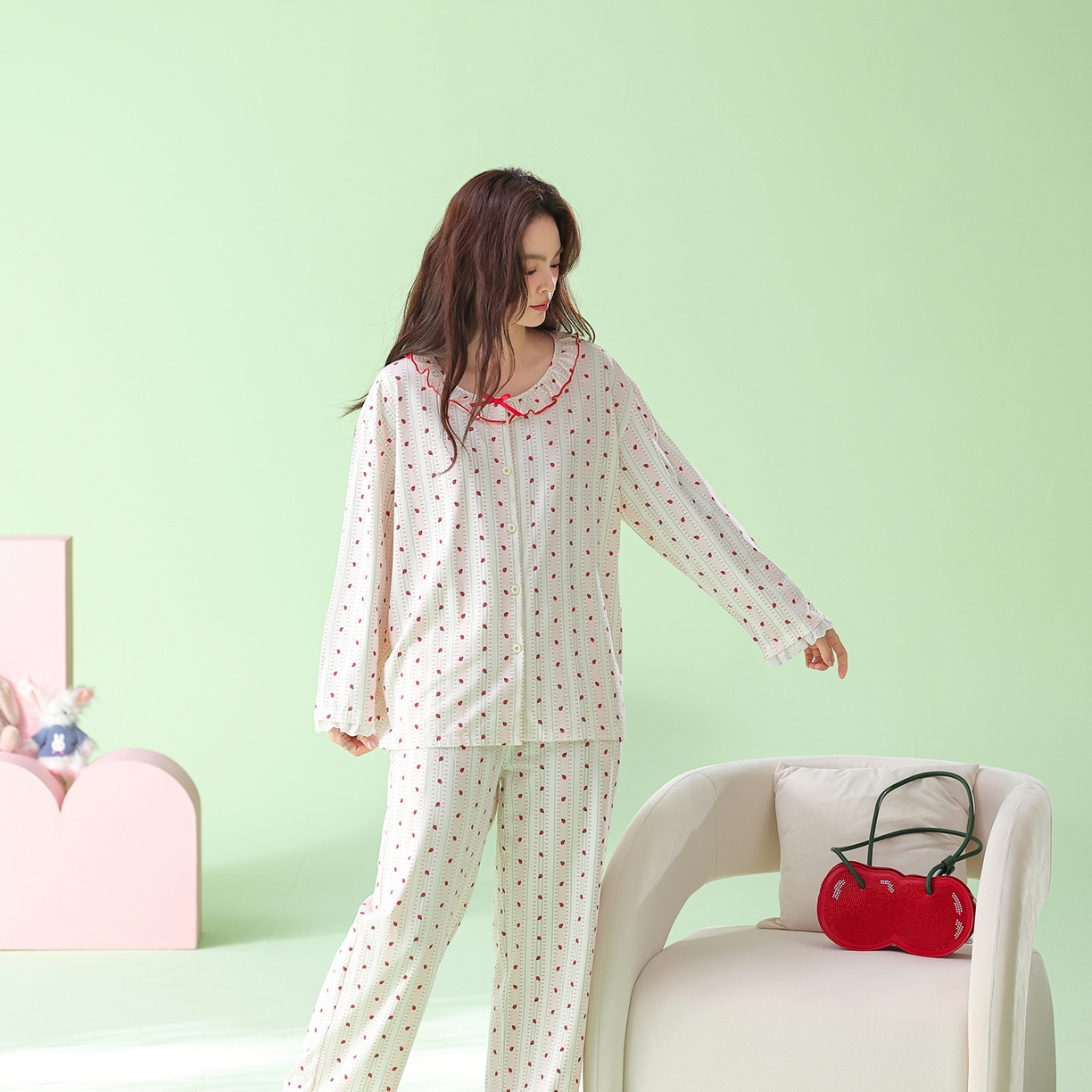 91家纺网 家纺一手货源 找家纺 （总）妍景家居生活馆 2026新款新疆棉圆领蝴蝶结草莓款