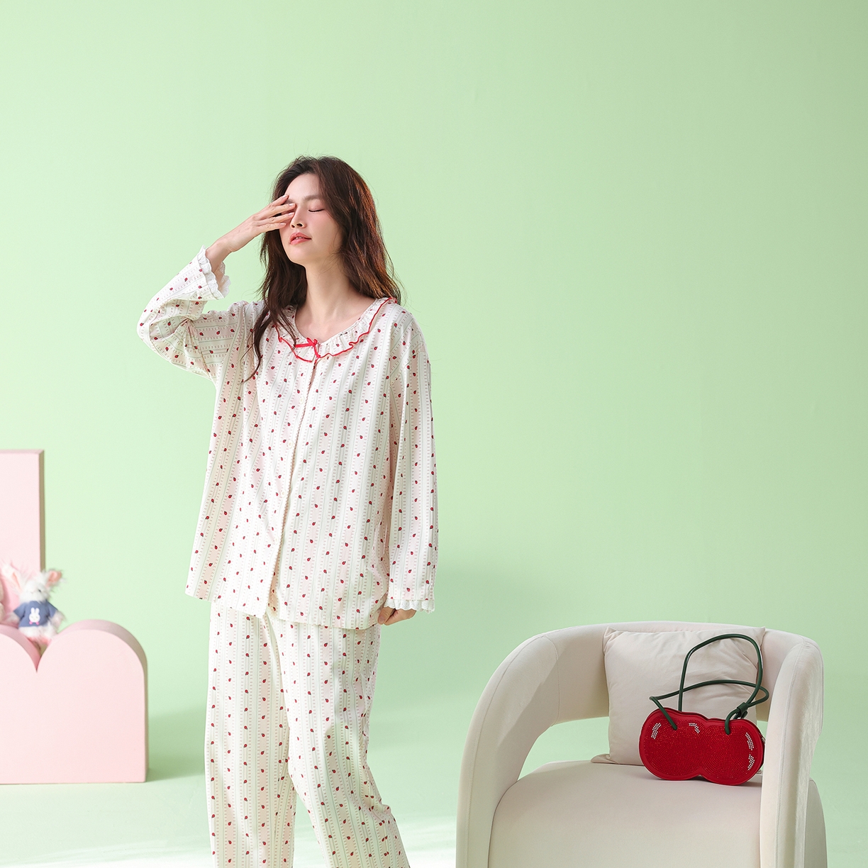 91家纺网 家纺一手货源 找家纺 （总）妍景家居生活馆 2026新款新疆棉圆领蝴蝶结草莓款