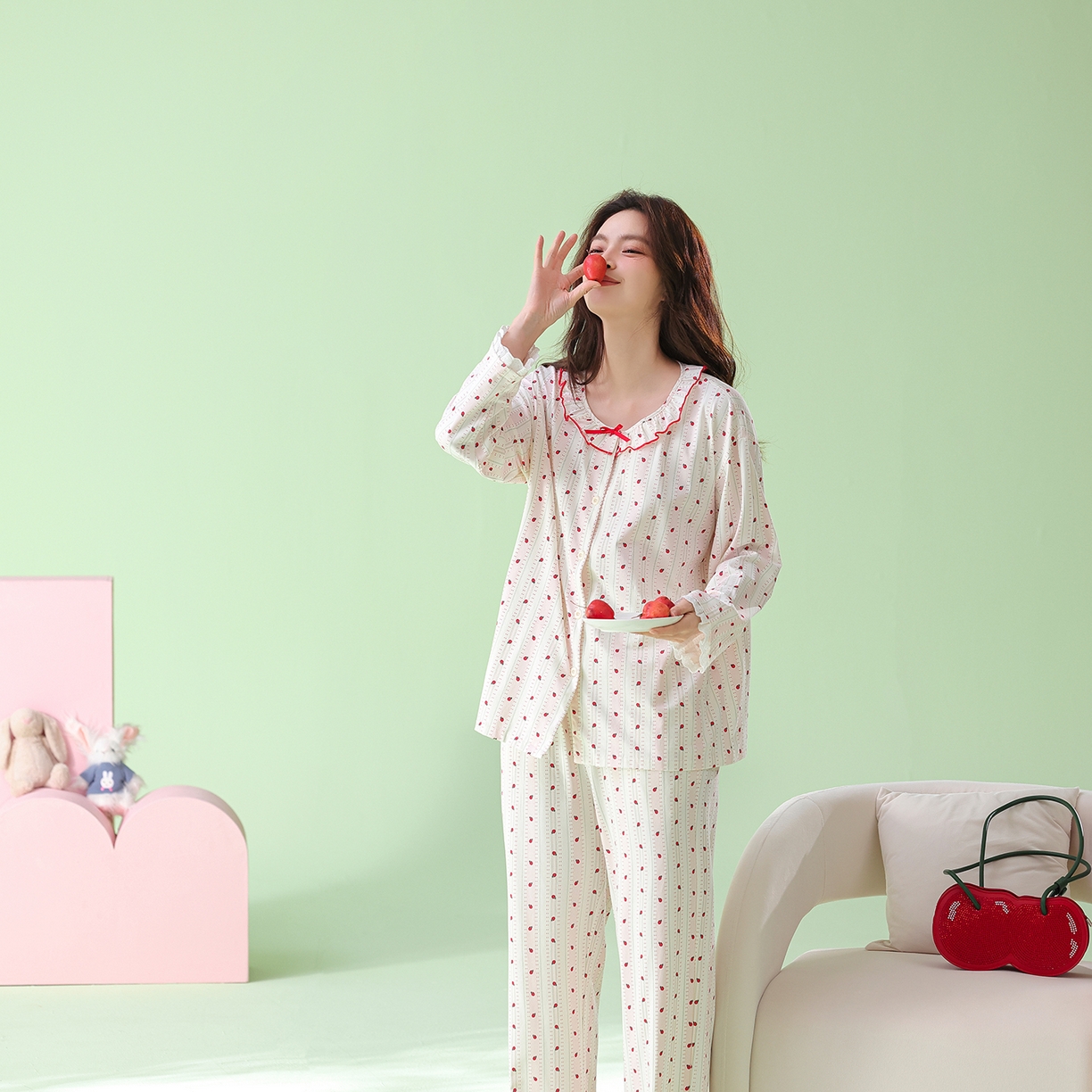 91家纺网 家纺一手货源 找家纺 （总）妍景家居生活馆 2026新款新疆棉圆领蝴蝶结草莓款