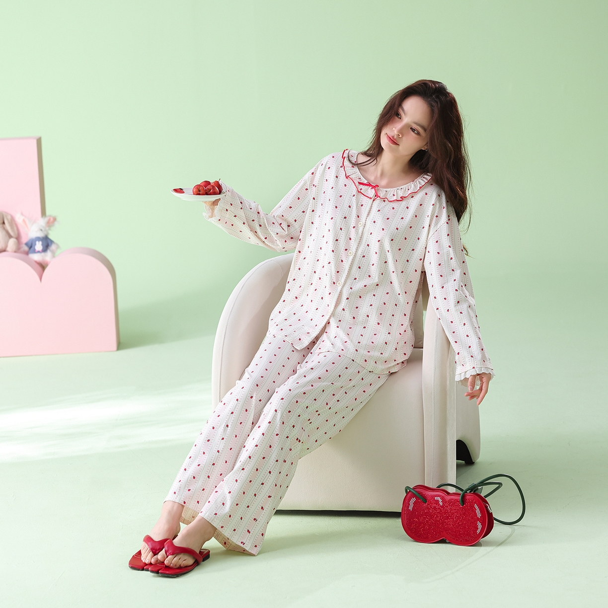 91家纺网 家纺一手货源 找家纺 （总）妍景家居生活馆 2026新款新疆棉圆领蝴蝶结草莓款