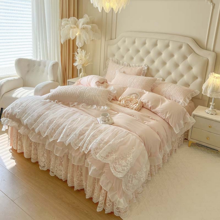 91家纺网 家纺一手货源 找家纺 恋尚 2026新款木凉淳浪漫蕾丝床裙三件套-米朵（控价115起） 米朵-淡雅玉