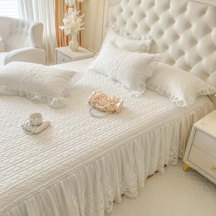 91家纺网 家纺一手货源 找家纺 恋尚 2026新款木凉淳浪漫蕾丝床裙三件套-米朵（控价115起） 米朵-奶白