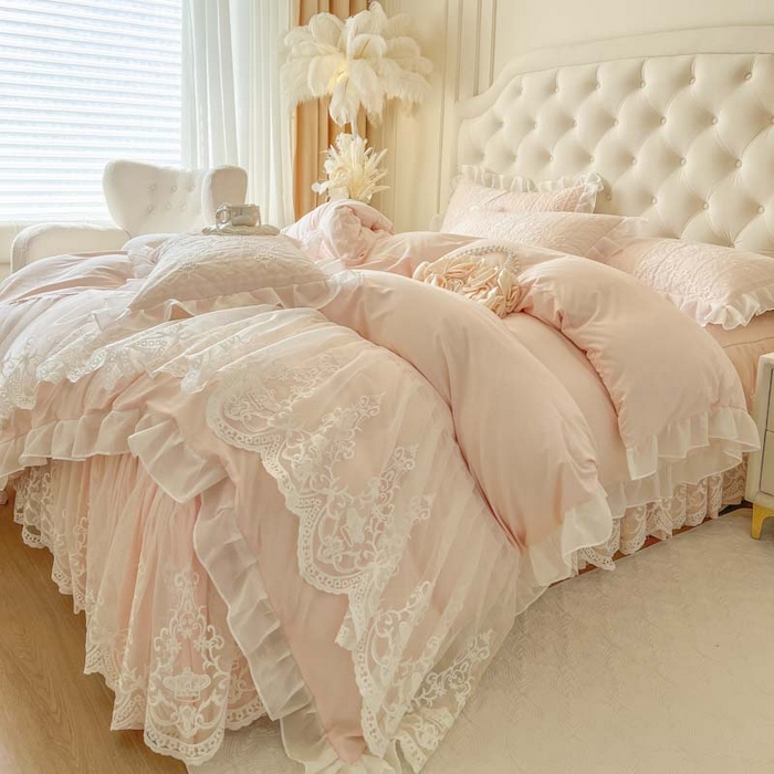 91家纺网 家纺一手货源 找家纺 恋尚 2026新款木凉淳浪漫蕾丝床裙四件套-米朵(控价220起） 米朵-淡雅玉