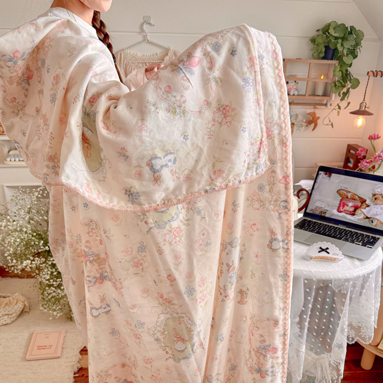 91家纺网 家纺一手货源 找家纺 暖阳 2026新款全棉纯棉双层纱夏季毯盖毯毯子 花境布偶