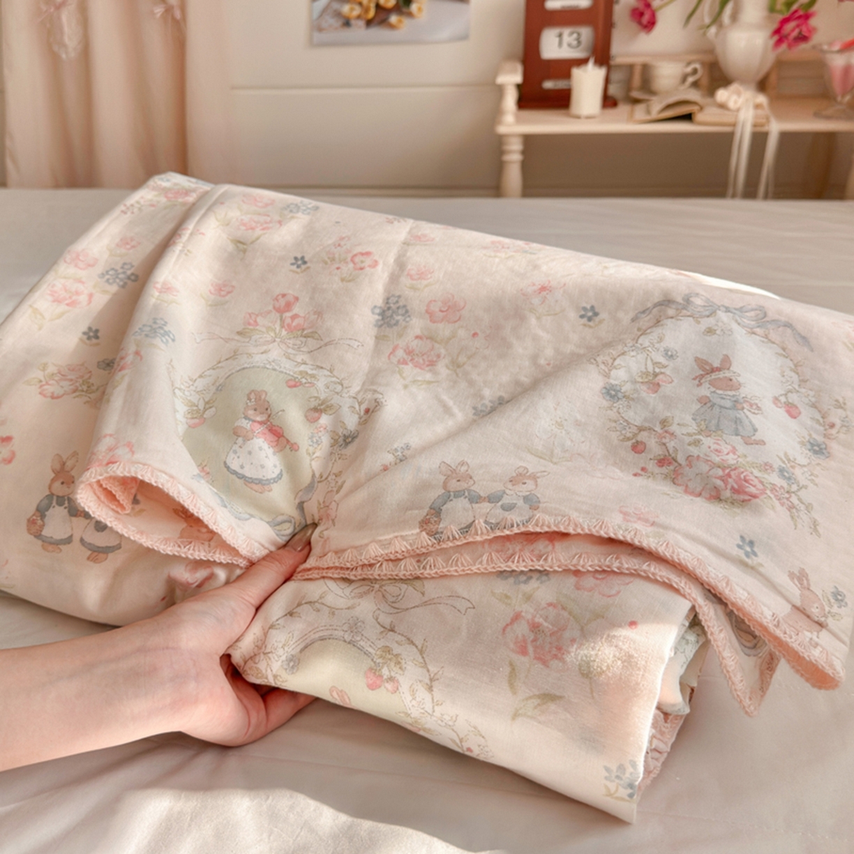 91家纺网 家纺一手货源 找家纺 暖阳 2026新款全棉纯棉双层纱夏季毯盖毯毯子 花境布偶