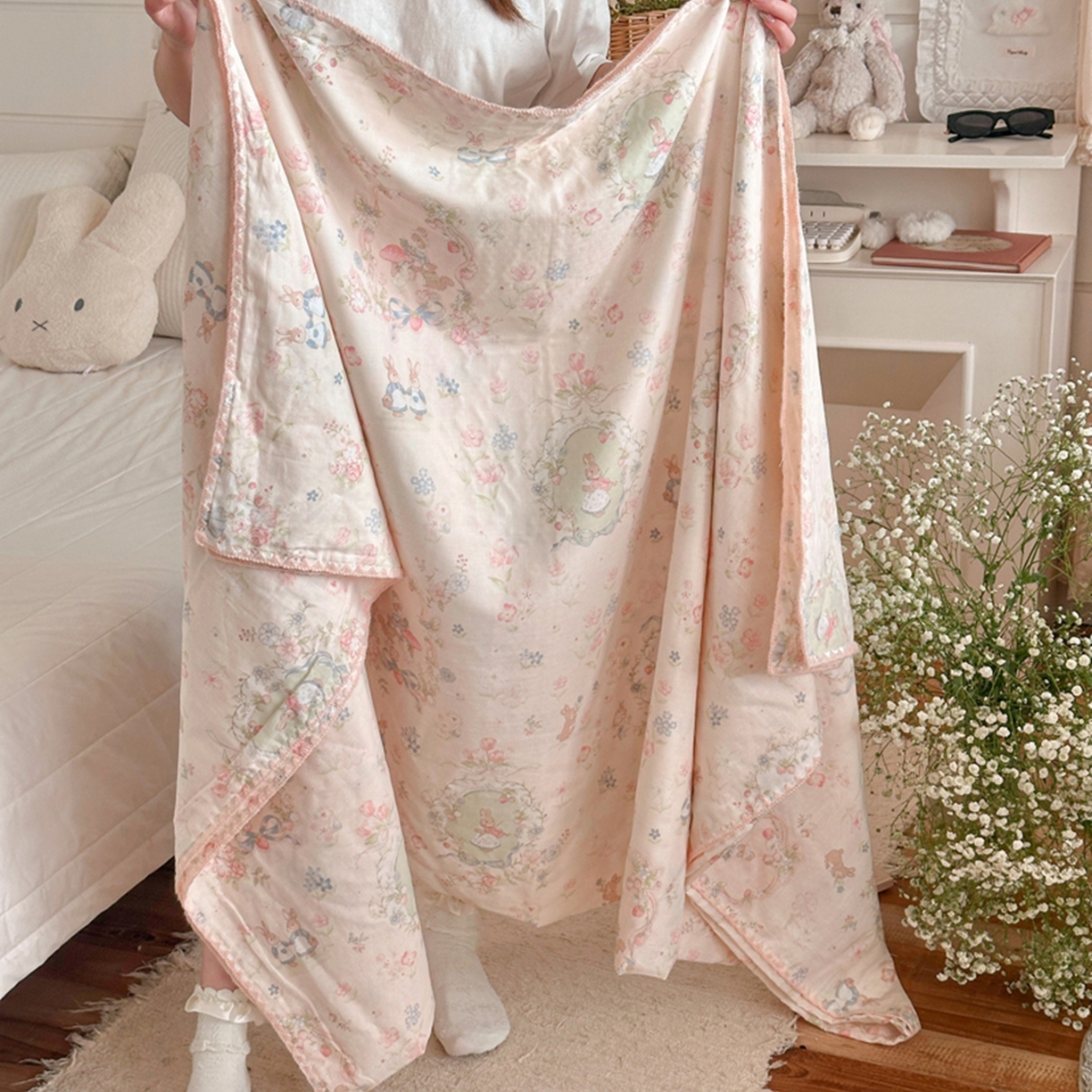 91家纺网 家纺一手货源 找家纺 暖阳 2026新款全棉纯棉双层纱夏季毯盖毯毯子 花境布偶